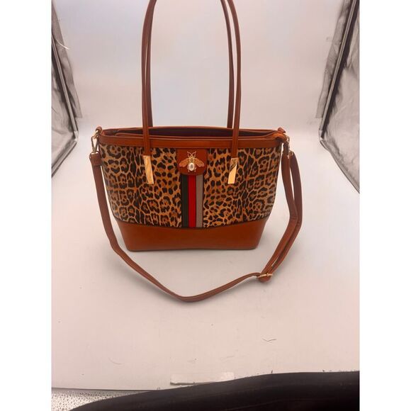 Queen Bee Cheetah Print Shoulder Handbag - Picture 1 of 6